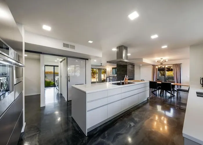 Heated Pool, Spa, 4 Bedroom 3.5 Ba, Mountain Views