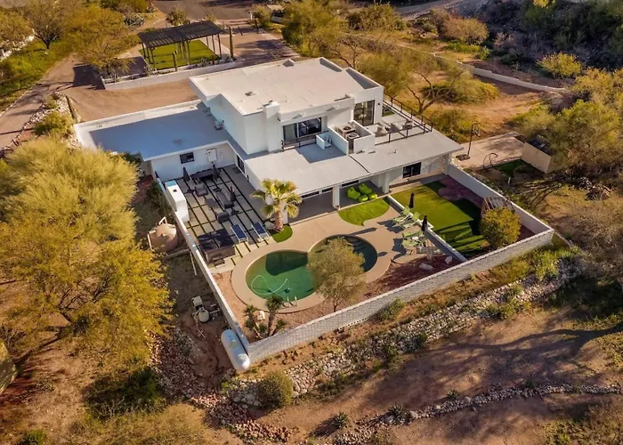 Heated Pool, Spa, 4 Bedroom 3.5 Ba, Mountain Views Holiday home *