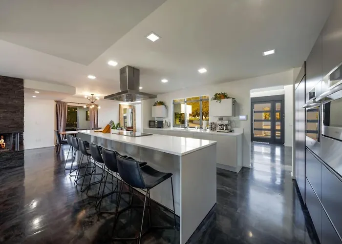 Heated Pool, Spa, 4 Bedroom 3.5 Ba, Mountain Views