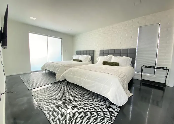 Heated Pool, Spa, 4 Bedroom 3.5 Ba, Mountain Views