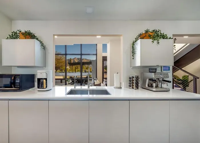 Heated Pool, Spa, 4 Bedroom 3.5 Ba, Mountain Views * Tucson