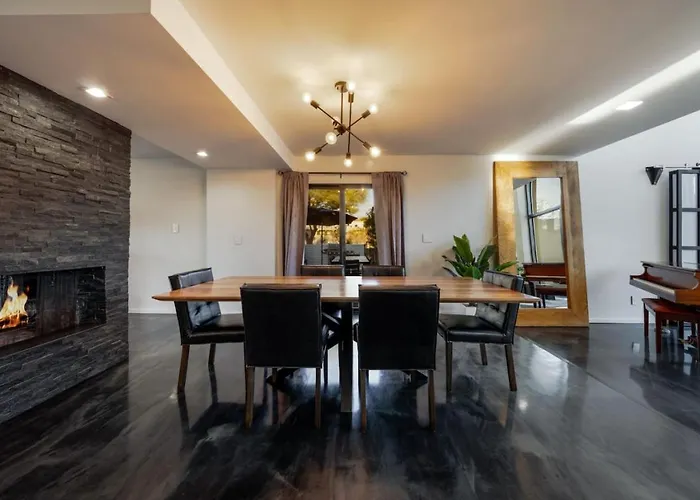 Heated Pool, Spa, 4 Bedroom 3.5 Ba, Mountain Views