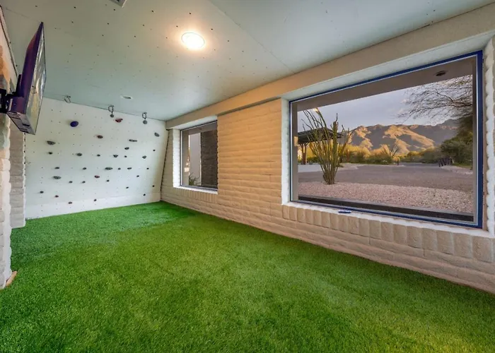 Heated Pool, Spa, 4 Bedroom 3.5 Ba, Mountain Views Holiday home