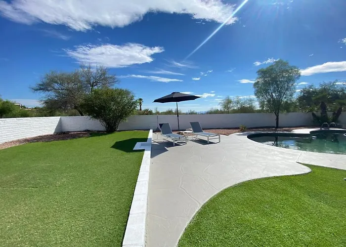 Holiday home Heated Pool, Spa, 4 Bedroom 3.5 Ba, Mountain Views