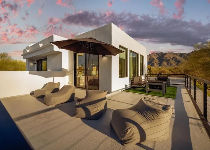 Holiday home Heated Pool, Spa, 4 Bedroom 3.5 Ba, Mountain Views